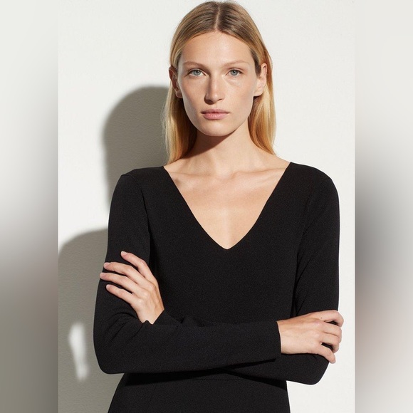 NWT Vince Mixed Media V-neck Midi Dress In Black Size XXS - Picture 2 of 4